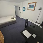 Queens Place - Rooms