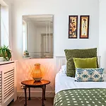 Marine Parade Sea View - By Brighton Holiday Lets