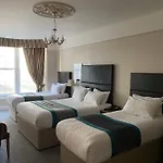 Queens Hotel & Spa