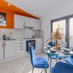 Seaside Escape L Steps From Brighton Beach L Balcony L 1Bd