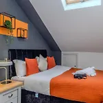 Urban Oasis L Sleek 2-Bedroom With Convenient Free Parking