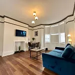 Comfortable 1-Bedroom Flat With Garden