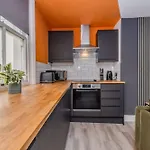 Luxury Apartment With Parking L 2 Bedroom