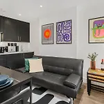 Central Brighton - Sleeps 3 - Near Beach