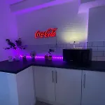 By The Beach Central Flat Accommodating 5 Guests
