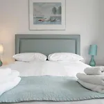 New Perfect 3 Bed House And Parking