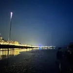 Best Location,4-Br House,Churchill Square Car Park & Sea-2 Min, Brighton Conference Centre 3 Min, Shops, Restaurants, I-360, Pier - Walking Distance