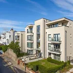 Central Brighton Apartment