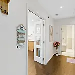 Luxury 2 Bed With En-Suite, Near Beach & City Centre