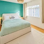 Host & Stay - Kemp Street II
