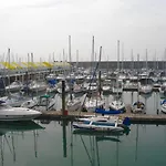 The Marina Retreat -Free Parking