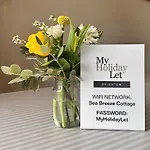 Sea Breeze Cottage With Parking By Myholidaylet