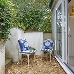 Wave Watcher- 4 Bed Sea View Home