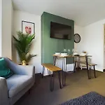 Two Bedroom By Brookland Stays Serviced Accommodation Short Lets Brighton & Hove With Free Wifi