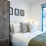 Central 2 Bed Bedroom Next To Brighton Station