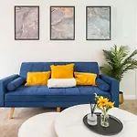 Stylish 2 Bedroom In Central Brighton With Free Parking Near Beach And Train Station