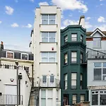 \'Bright Gem By The Sea\' Premium Central 2 Bedroom Flat