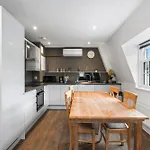 Queens Place - 1 Bedroom Apartment