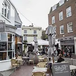 Super Central Brighton Holiday Apartment