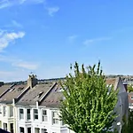 Bright 2 Bedroom House In Central Brighton
