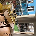 Striking Seaside One Bed Balcony Flat In Brighton