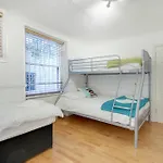 Brighton Getaways-Seaside Patio Apt