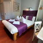 The Oriental - Guest House