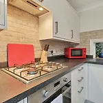 Seabright Townhouse - By My Getaways