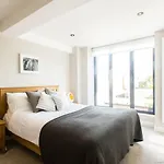 Luxury 3Bdr Conversion W/Private Rooftop Terrace