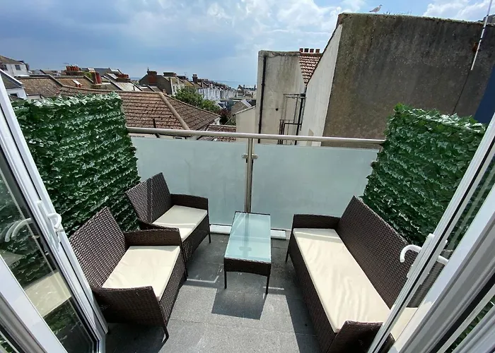 Kemp Town Sea View Balcony Apartment