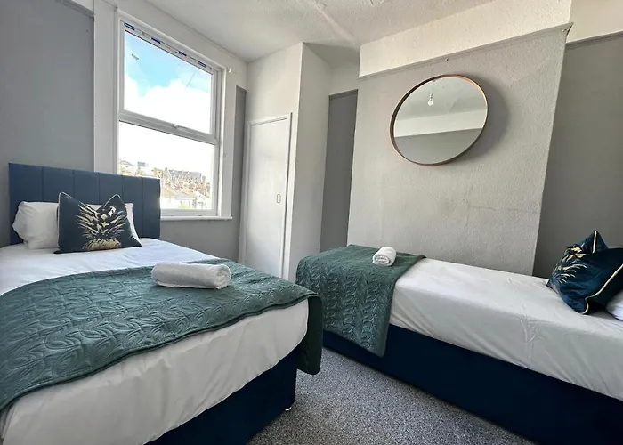 Flash Sale Brighton Train Station 3 Bedroom Flat Bn180Alon
