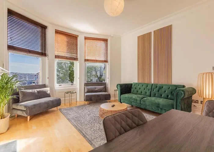 Victorian Work And Travel Apartment Close To Brighton Station