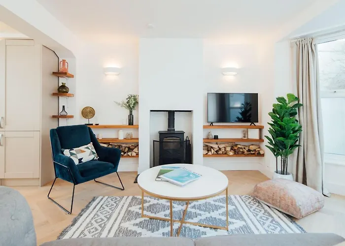Stunning 4 Bedroom Victorian House