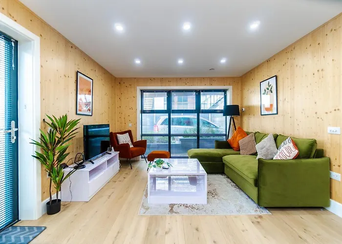 Green Mews 1 With Free Parking - By My Getaways