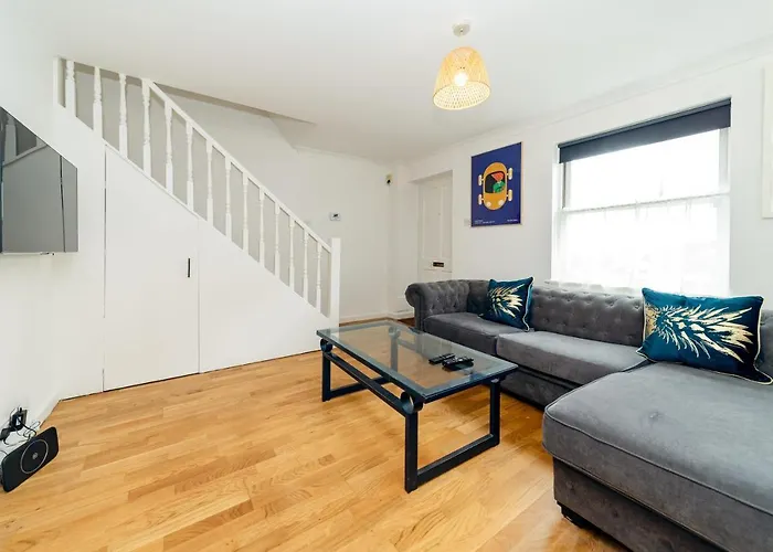 Flash Sale Free Parking I Next To Brighton Beach I 2 Bedroom Mews House