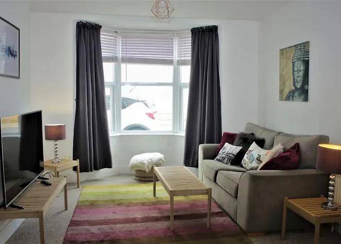 Lemon House - Superb Location