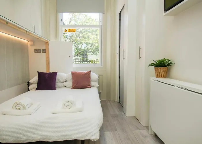 Sobo Studio 2 - By Brighton Holiday Lets
