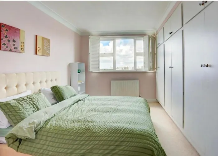 Lovely Rooms In Marin Area