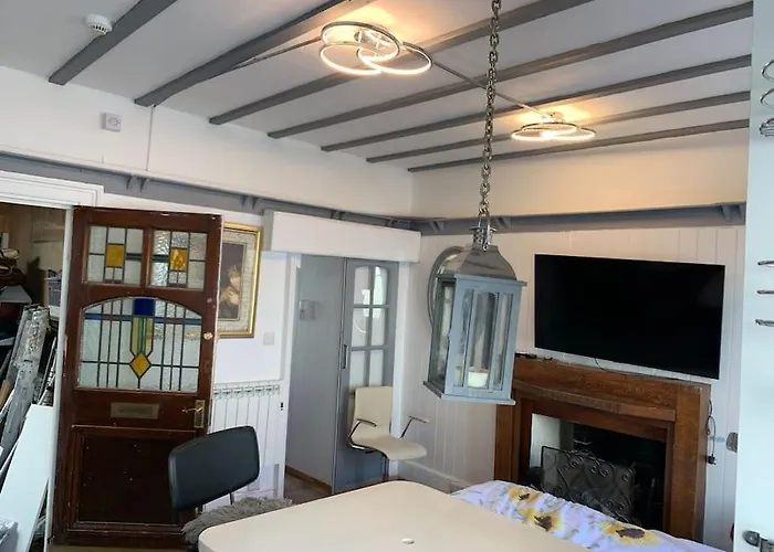 One Bedroom Apartment In Heart Of Brighton