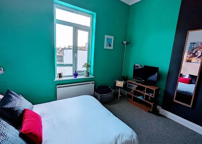 Central Brighton Studio By The Beach