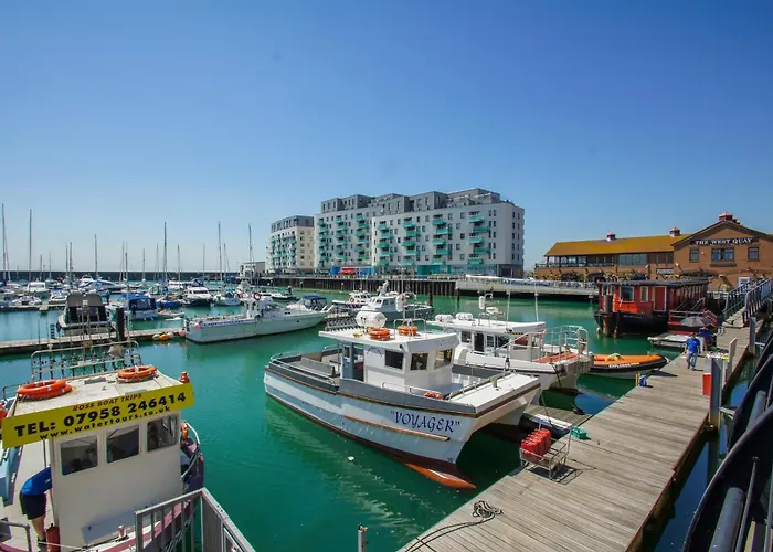 Orion Marina Sea View - Parking - By Brighton Holiday Lets
