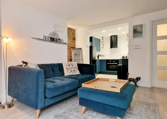 Molly Marine - Bespoke 2 Bedroom Courtyard Apartment - 1 Minute From Brighton Pier