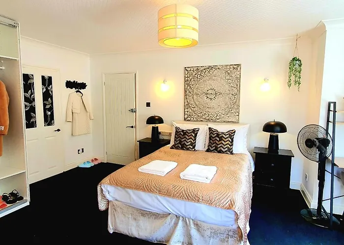 Rose Homestay Brighton - Free Parking Ensuite Studio Room Near Brighton Uni