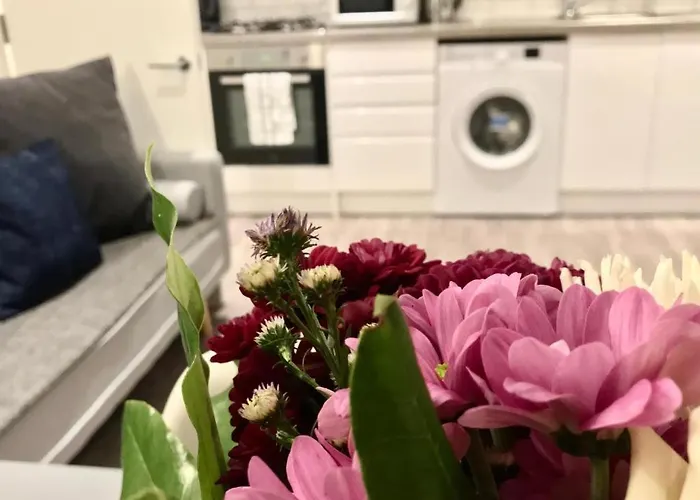 Brighton 2 Bed 2 Bath & Terrace