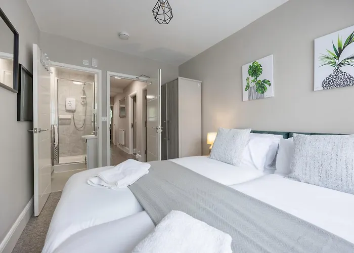 3 Bed, 3 Bath - Brighton Home By Primal Estates Short Lets In Brighton