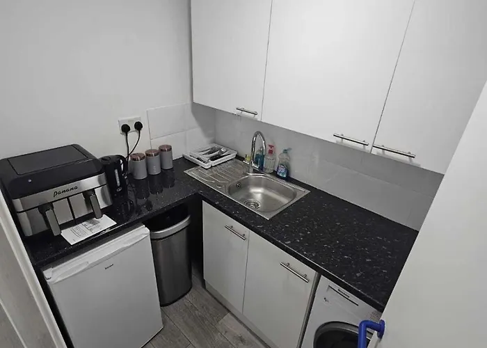 Queens Place - Rooms