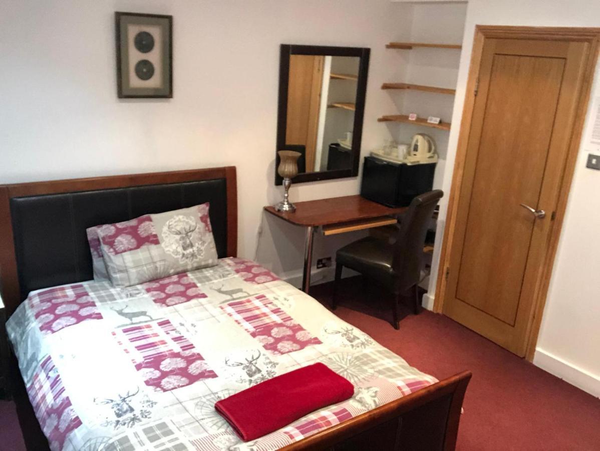 Waynes Place 3*