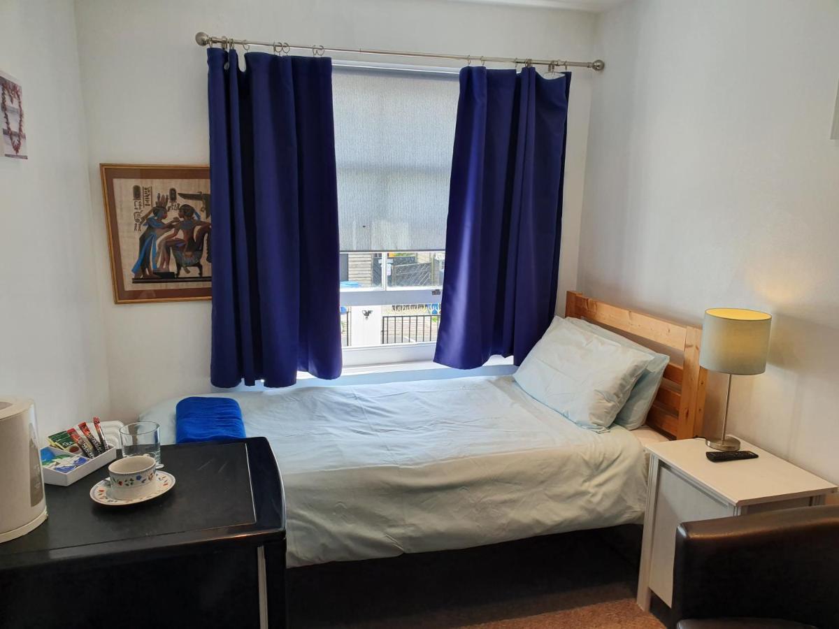Waynes Place 3* Brighton