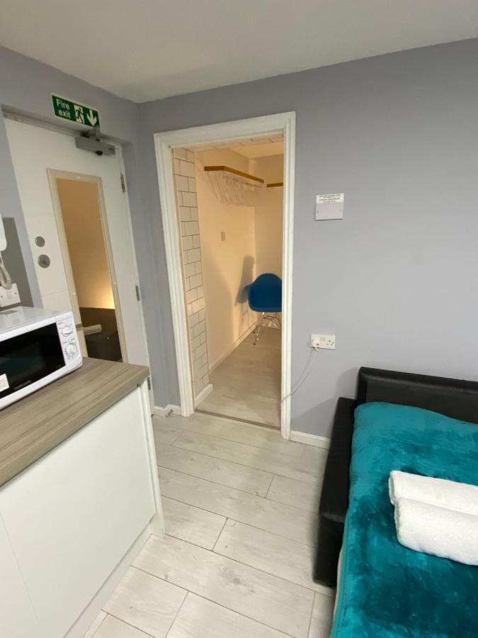 Bond Apartment *