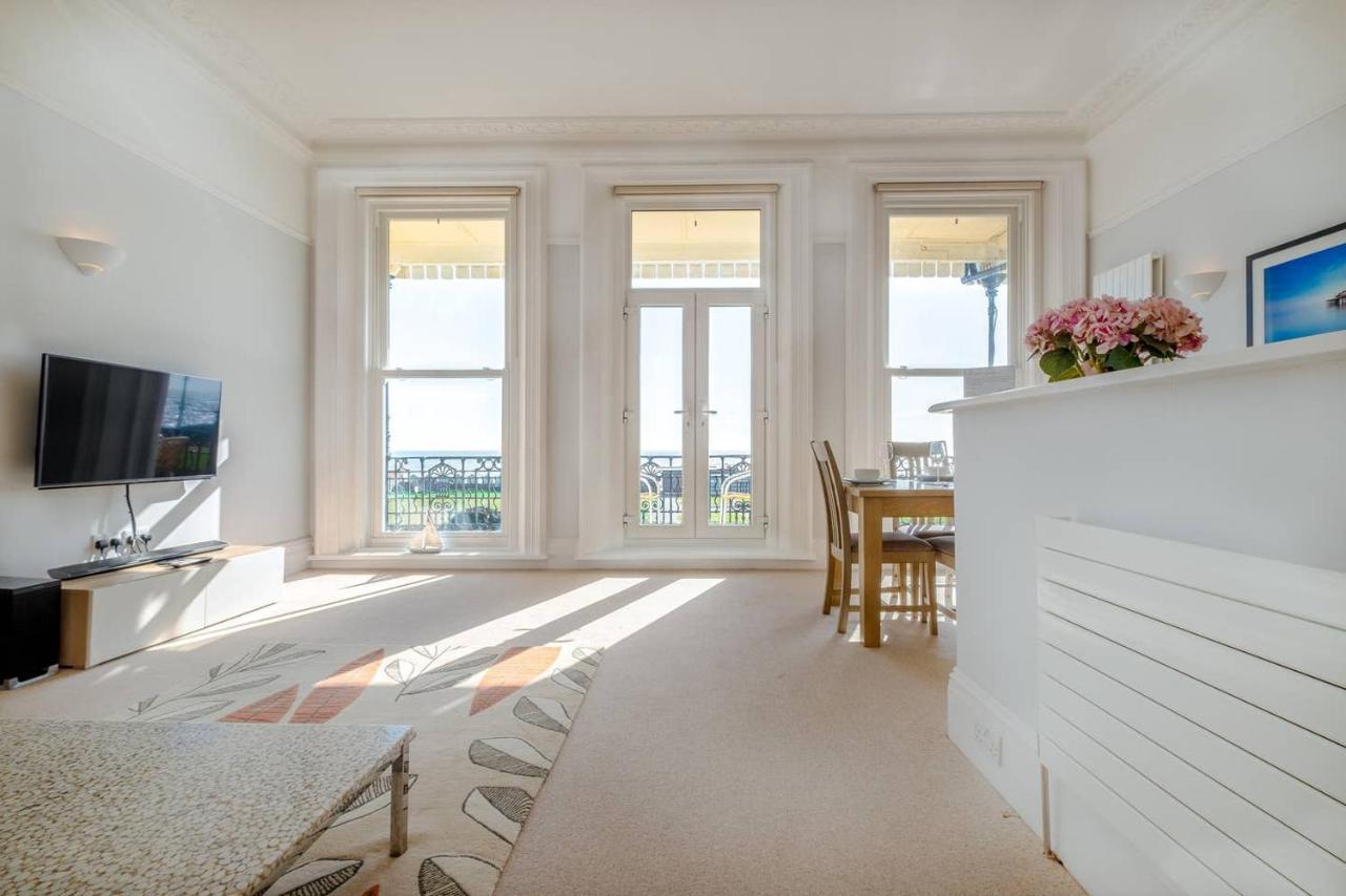 Spectacular Sea Views! Stylish Apt With Balcony *